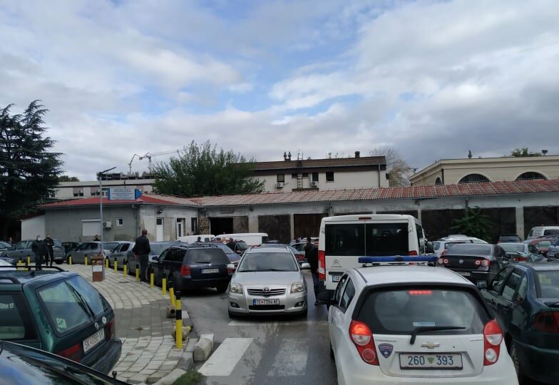 Со две монтажни катни гаражи ќе се решава сообраќајниот хаос во Клинички