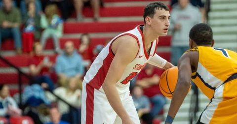 Андреј Шошкиќ блесна и го водеше Стони Брук до победа во НЦАА лигата