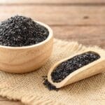 Кои се здравствените придобивки од јадењето црни семки од сусам?
