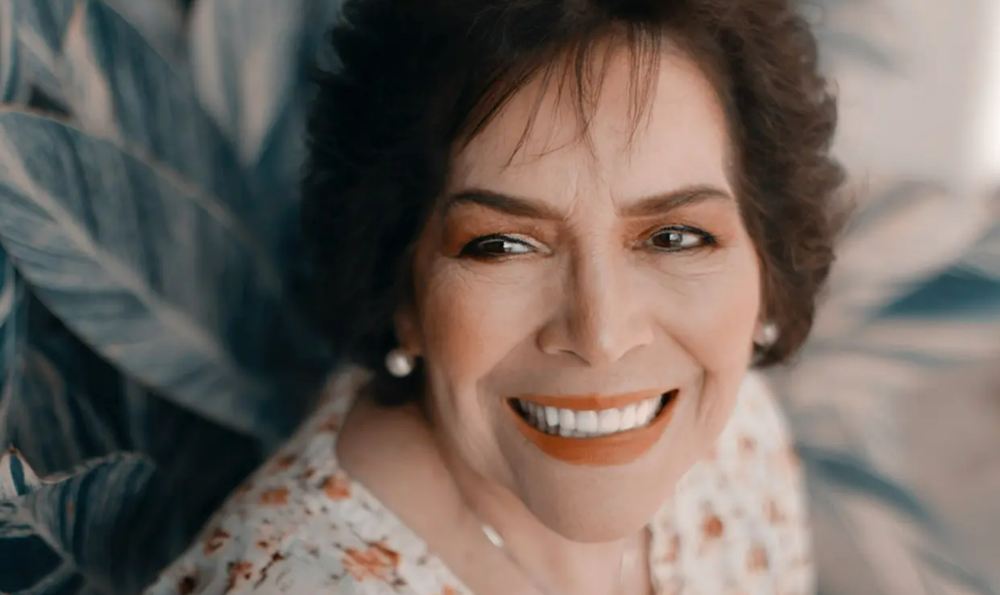 Еден познат писател тврди: „Жената почнува да старее во моментот кога ќе почне да ги прави овие 2 работи“