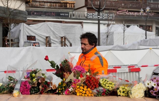 ОТВОРЕНА ИСТРАГА ЗА МЕНАЏЕРИТЕ НА БАРОТ ВО КРАН-МОНТАНА ВО КОЈ ЗАГИНАА 40 ЛУЃЕ, ЕДЕН ОД НИВ БИЛ ВО ЗАТВОР ЗА ИЗМАМА И КИДНАПИРАЊЕ