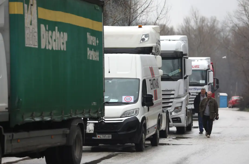 ПРЕВОЗНИЦИТЕ ОД СРБИЈА И БИХ ПРОДОЛЖУВААТ СО ПРОТЕСТИТЕ: Во вторник состанок на министрите од Западен Балкан со ЕК