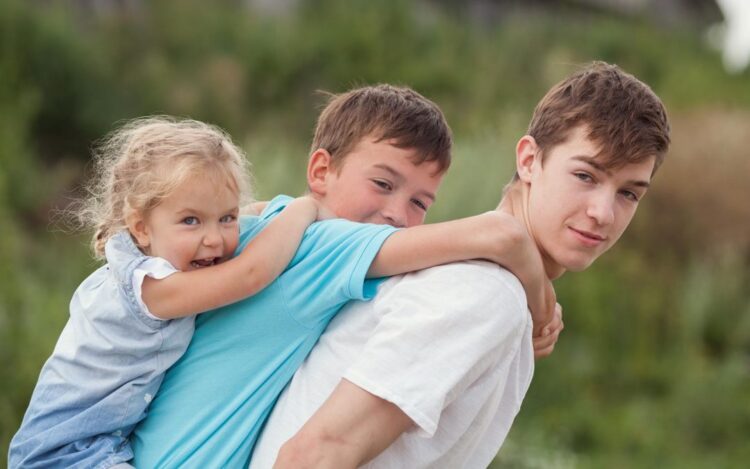 Девојчињата сега се почесто приоритет: Глобална промена во родителските предпочитања