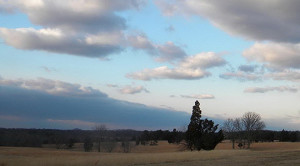 Претежно сончево со мала облачност, температури до 13 степени