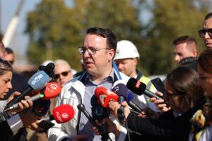 Николоски: Одлични вести од Брисел, возачите се прифатени како професионалци