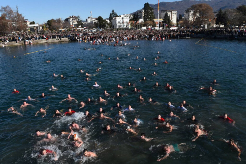Подготовки за Водици во Охрид – најмасовниот верски настан во земјава
