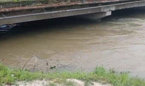 Две момчиња завршија во болница вчера поради премрзнување во Вардар