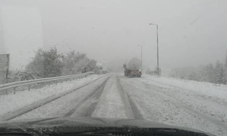 Студено утро во Македонија: Доаѓа нов снежен бран, на запад ќе натрупа и до 25 сантиметри