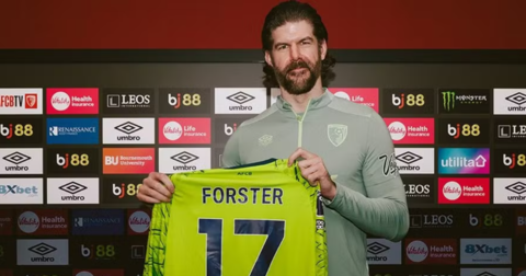 Борнмут врати од пензија 37-годишен голман