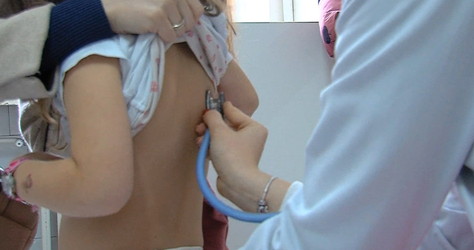 Нема пролонгирање на почетокот на второто полугодие поради грипот – за една недела во ИЈЗ се пријавени 2322 болни