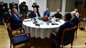 Слонот, го виде ли некој слонот на лидерската?