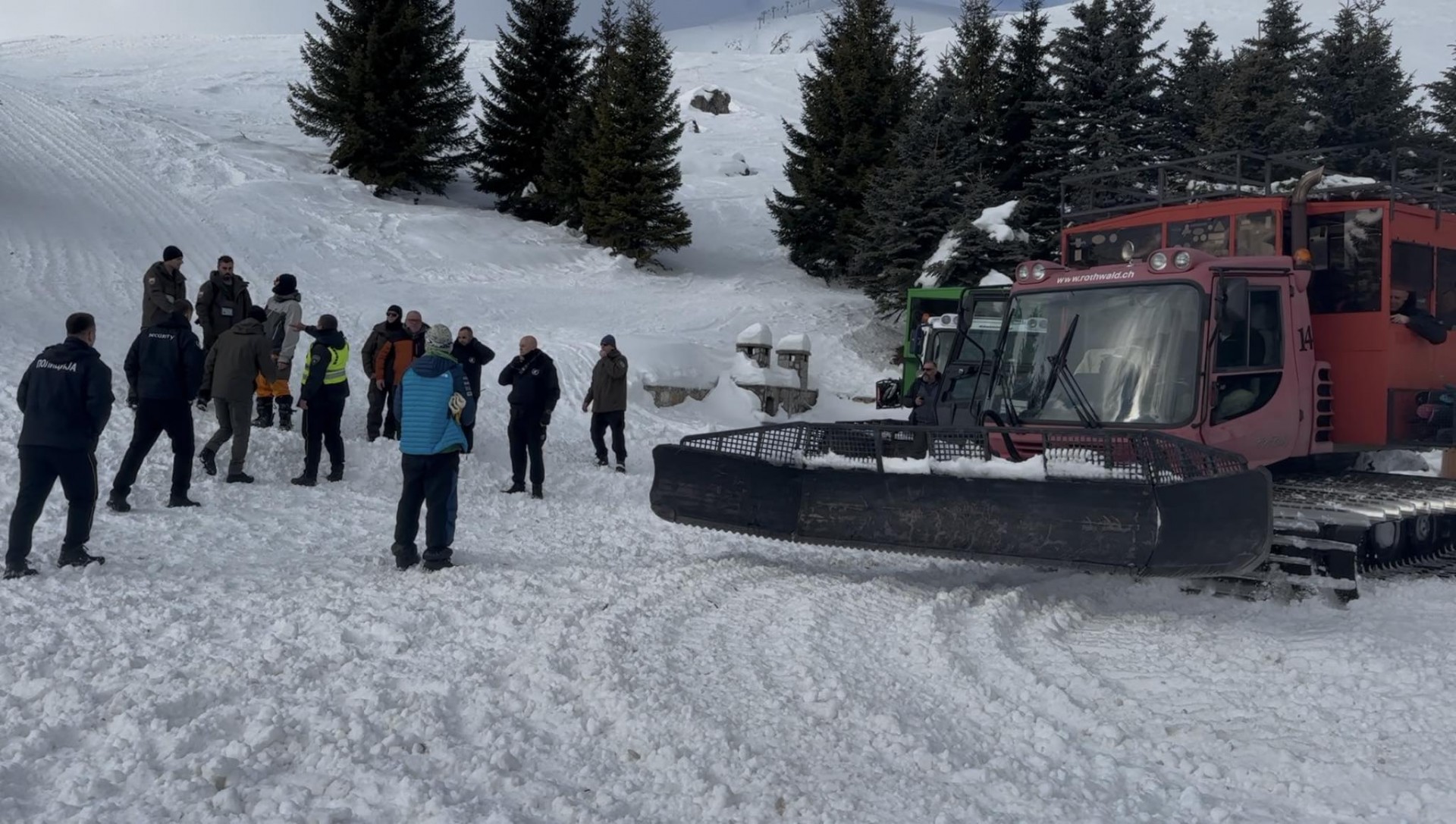 СЕ ИСКАРАА, ПА СЕ ДОГОВОРИЈА И СМИРИЈА: Национален парк Шар Планина и  „Ескимо спорт“ ќе превезуваат скијачи согласно режим на движење