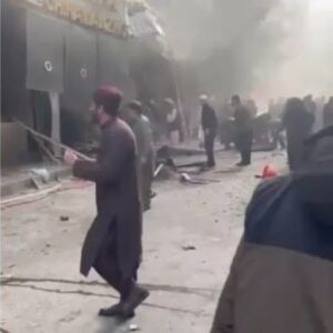 (ВИДЕО) Најмалку седум лица загинаа, а неколку се тешко ранети во елитниот дел на Кабул