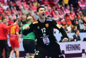 Томовски: Кога дишеме како еден, кога живееме како еден… Македонија секогаш ќе се радува!