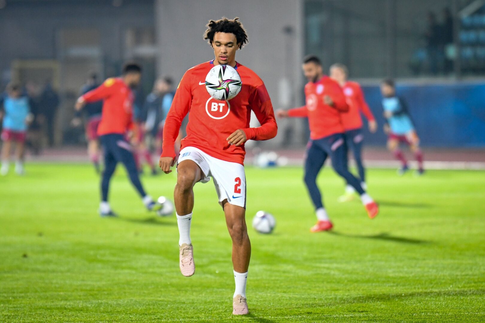 Манчестер Сити покажува интерс за Трент Александер-Арнолд