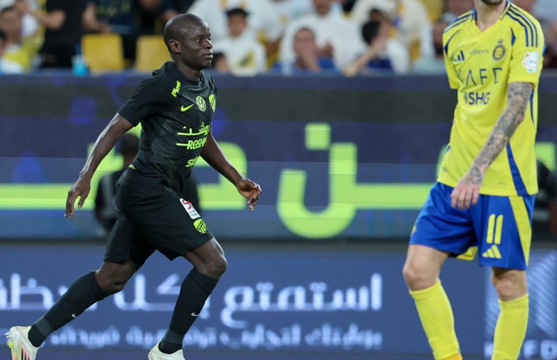 Канте веќе преговара, блиску е до враќање во Европа