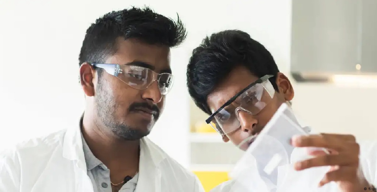 Индијците имаат највисоки просечни плати во Германија