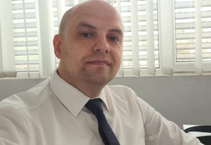 КОЛУМНА НА СТЕФАНОВСКИ: СДСМ се мрази себе си до пладне, а после пладне сите