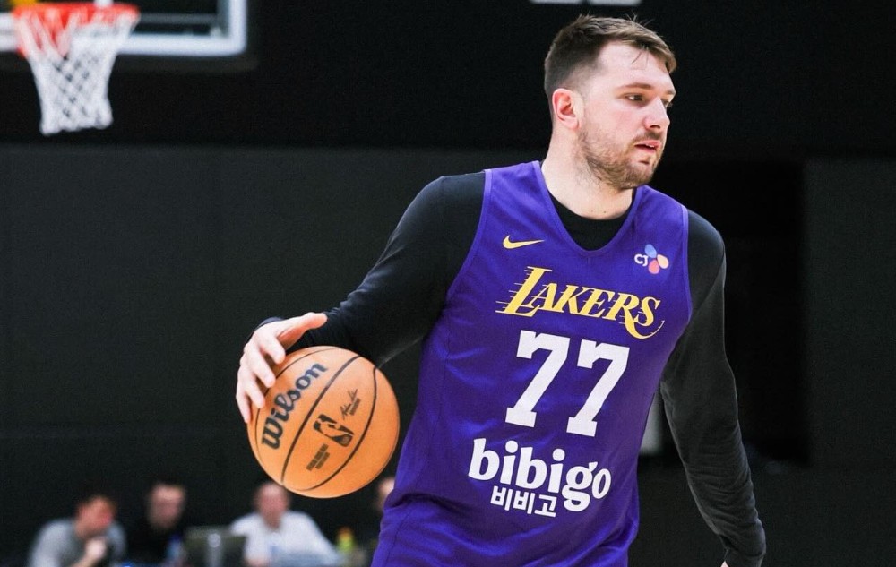 Нови детали: Шрудер цели 40 минути го чекал Дончиќ пред соблекувалната