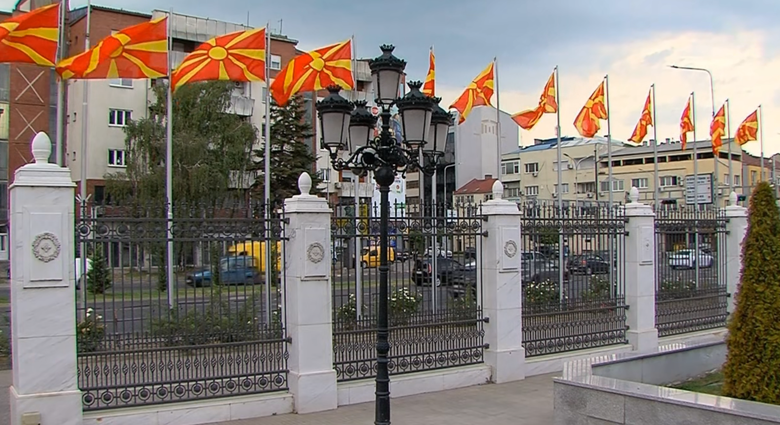 Утре на пладне лидерска средба, само Филипче писмено го одбил Мицкоски