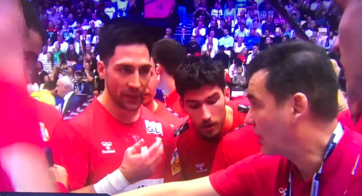 Раул на македонски јазик им дели совети на Србите на тајм-аут (Видео)