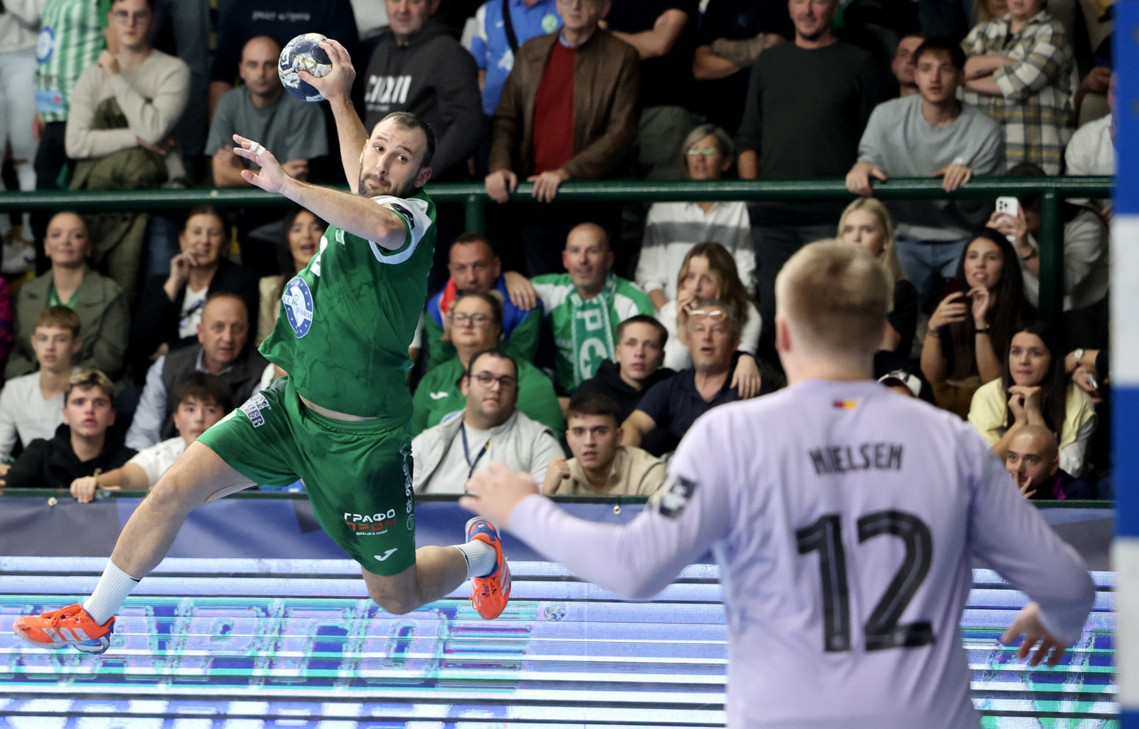 Мајсторијата на Манасков против Барселона е гол на годината во ЛШ (ВИДЕО)