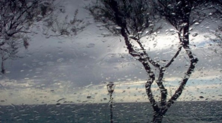 Временска прогноза: Дожд на пониските места, снег на планините и магла во котлините