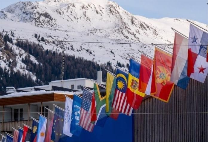 СДСМ: Мицкоски во Давос ќе се сретне со компанија за мигранти