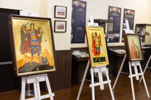 РПЦ со икони го благослови Истражниот комитет во време на конфликт