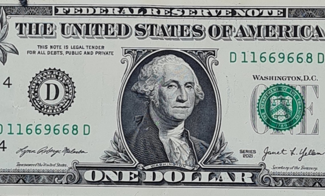 ДОЛАРОТ ЈАКНЕ ТРЕТА НЕДЕЛА ПО РЕД, ПО ЗАКАНИТЕ НА ТРАМП ЗА ЦАРИНИ ВО СЛУЧАЈОТ СО ГРЕНЛАНД