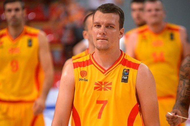 Искусниот Костоски по две децении се врати дома – во скопскиот „храм на кошарката“!