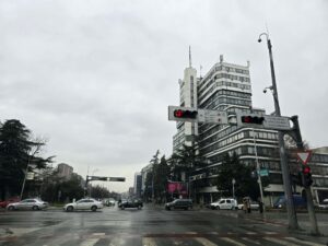 Какви се казните од „Безбеден град“: Поминување на црвено 250 евра и забрана за управување возило до 12 месеци