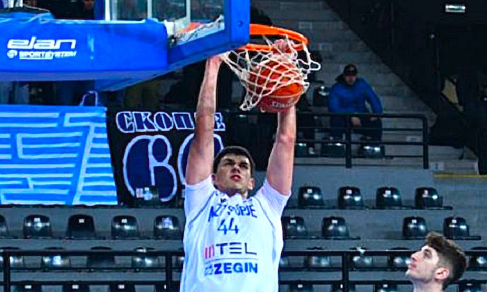 МЗТ Скопје рутински го совлада Феникс на гости