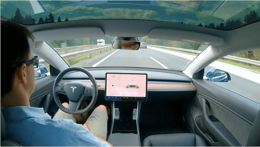 Tesla воведува месечна претплата за целосно автономно возење