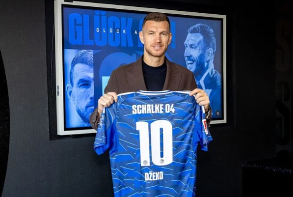 Џеко потпиша за Шалке!