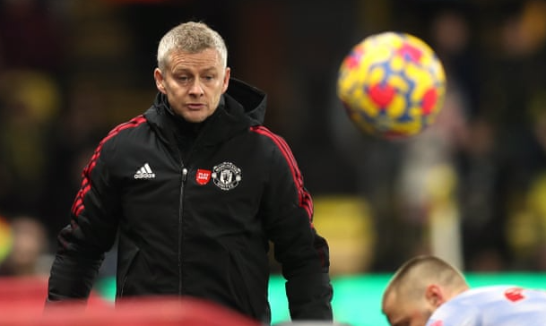 Сите бегаат од Олд Трафорд, само тој се нуди, сака повторно да биде тренер на Манчестер Јунајтед!