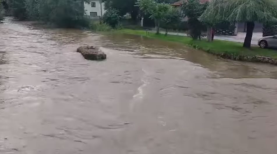 ЕВЕ КАКВА Е СОСТОЈБАТА ПО ОБИЛНИТЕ ВРНЕЖИ: Речиси секаде е стабилно
