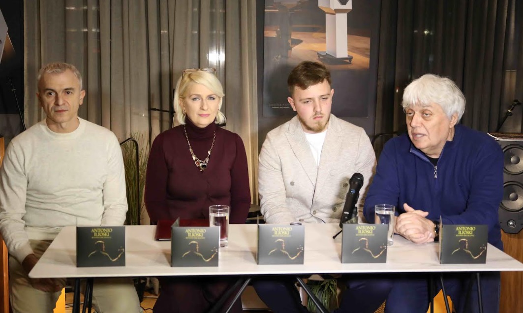 ВИОЛОНЧЕЛИСТОТ АНТОНИО ИЛИОСКИ ГО ПРОМОВИРАШЕ ПРВИОТ АЛБУМ