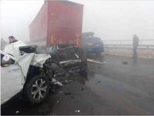 (ВИДЕО) Верижна несреќа на автопатот „Милош Велики“: Има многу повредени во најмалку осум возила