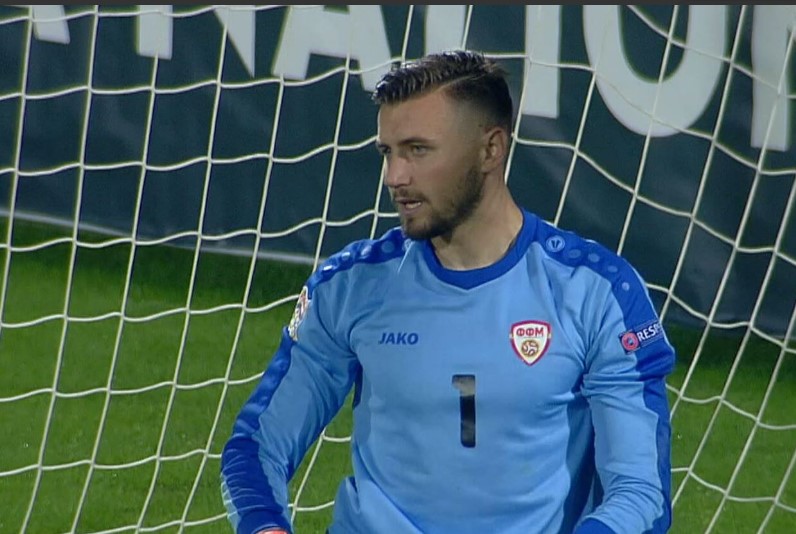 Столе пак не прими гол