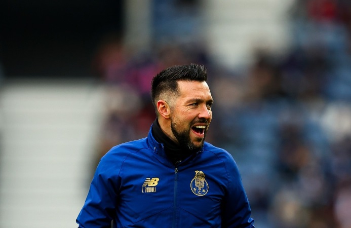 Челси ја доби првата „корпа“ – еден од тренерите се „отпиша“ од трката!