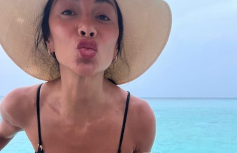 Глетката на Никол Шерцингер во бикини е она што на сите ни треба: Пејачката ја разгоре имагинацијата со фотографии од Малдивите