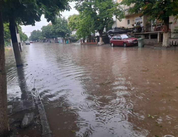 ЦУК: Во Струмичкиот регион состојбата е стабилизирана, опаѓа водостојот на реките Струмица и Тркања, со механизација се интервенира на критичните локации