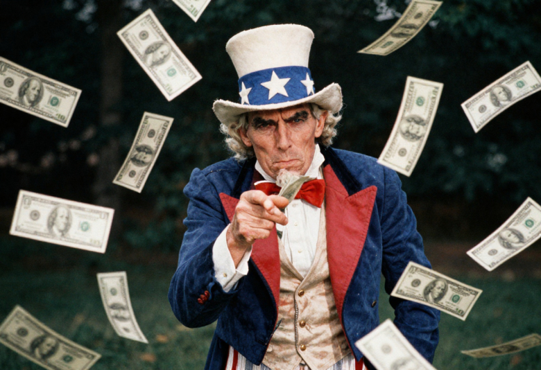 САД фрлиле 1.600 милијарди долари на банални и опасни проекти