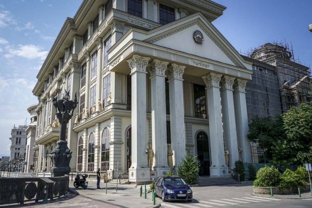 Ниту еден македонски граѓанин во Иран досега не побарал помош, вели министерот Муцунски