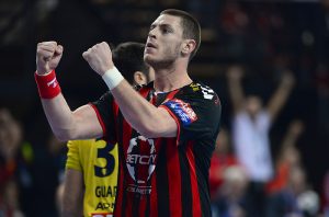 Црногорците го нападнаа Марсениќ: Не сака да игра за селски тим, нека проба следен пат да игра за Хрватска