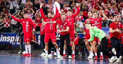 Исланд го загуби здивот, Хрватска го фати „последниот воз“ за полуфинале!