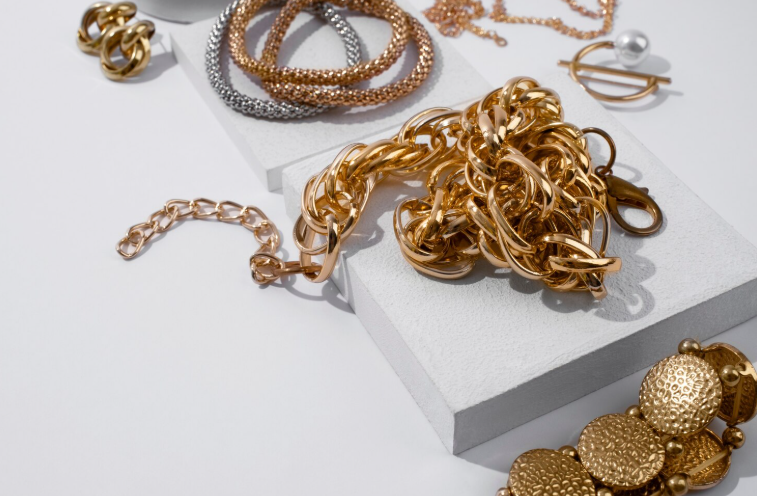 Златото е скапо, а накитот е полесен: Како италијанските златари го прилагодуваат дизајнот?
