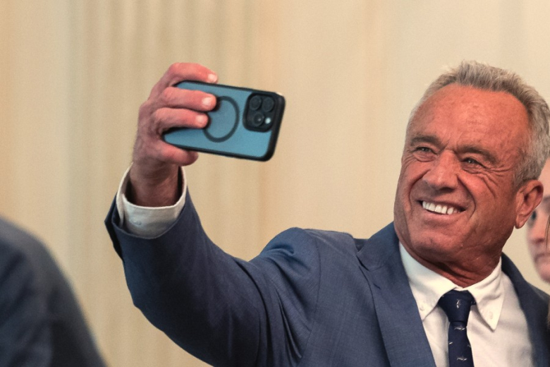 Кенеди ќе истражува дали мобилните се нездрави