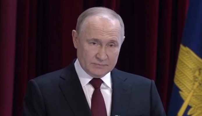 ПУТИН: Тоа што се случува со Гренланд воопшто не нè засега, мислам дека ќе се договорат, Данска секогаш се однесувала како кон колонија